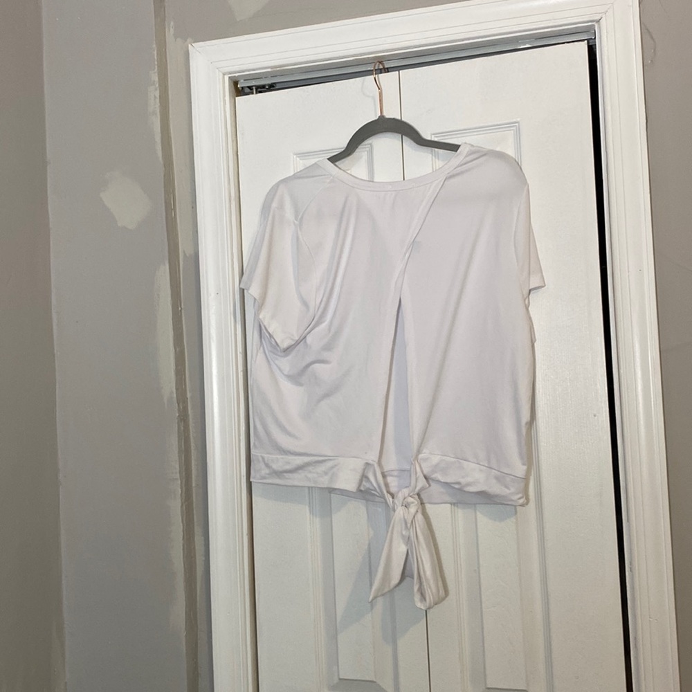 Rue21 White Crop Top w/ Back Bow Tie